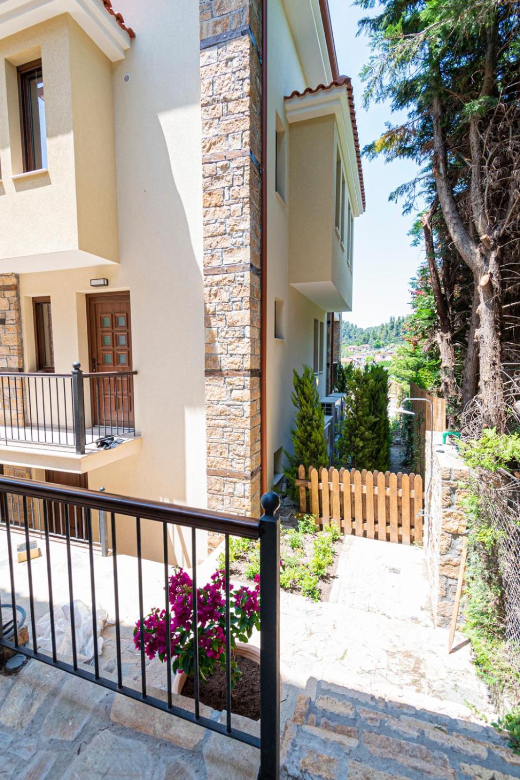 Penelope Luxury Suites Фурка Екстериор снимка